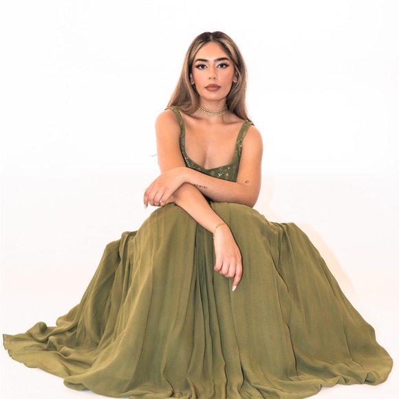 Mossy Mirage Lengha - Picture 3 of 4